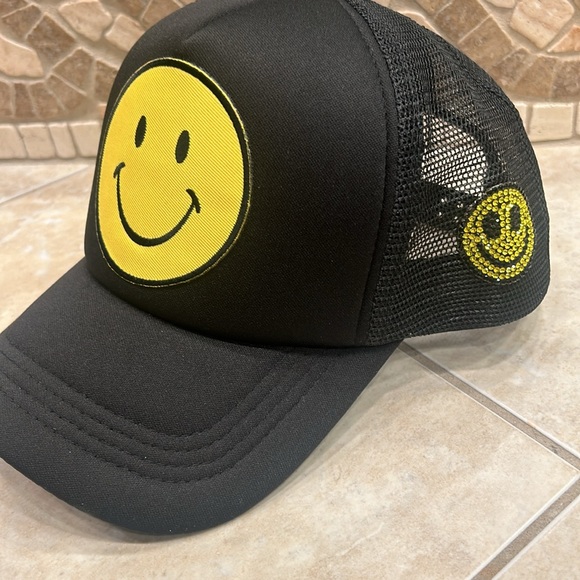 Smiley face hat aviator trucker - Picture 2 of 6